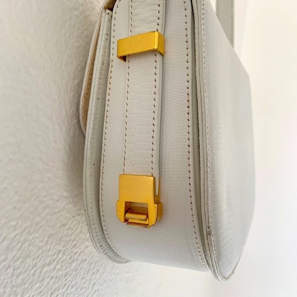 Vintage White Purse With Gold Leopard Clasp - Picture 5 of 7